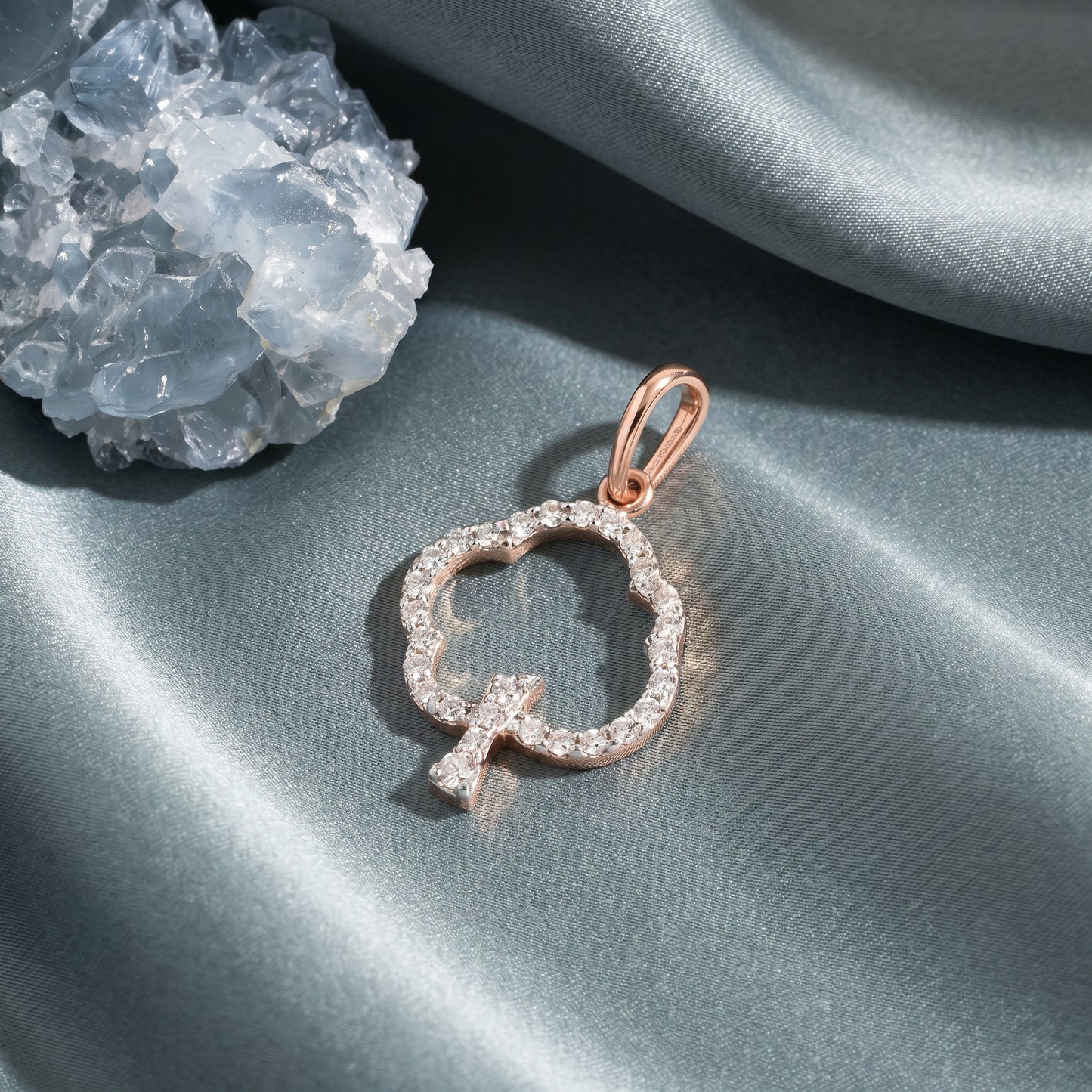 18kt Gold Daily Wear Diamond Pendant for Women