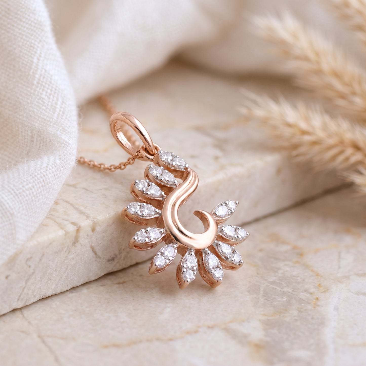 18kt Yellow Gold Diamond Sunburst Swirl Pendant for Women
