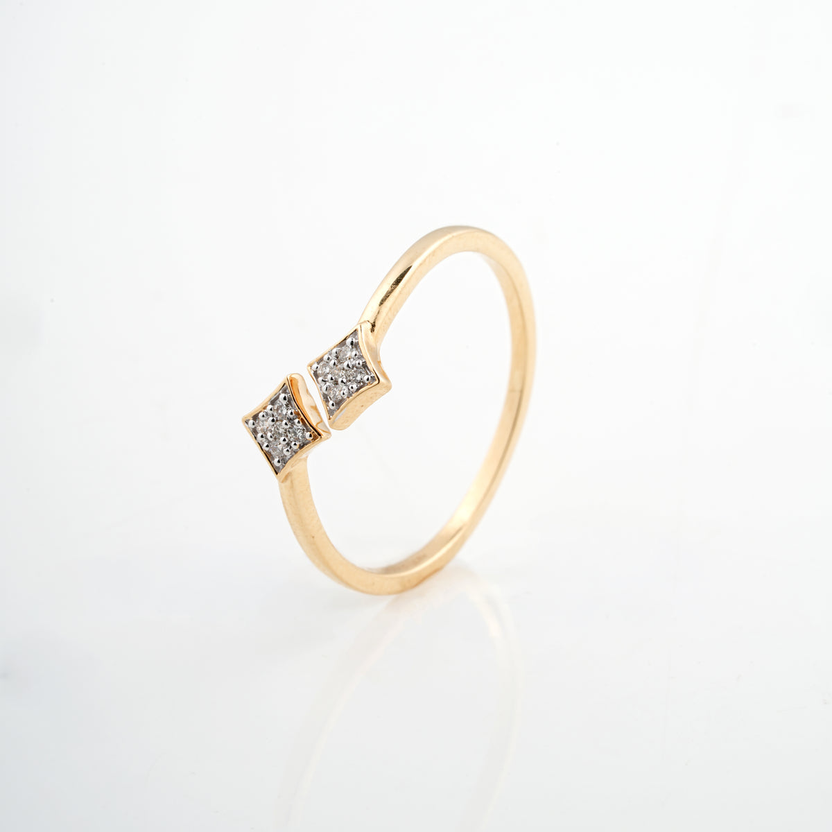 18KT Twin Fan Diamond Party Wear Ring