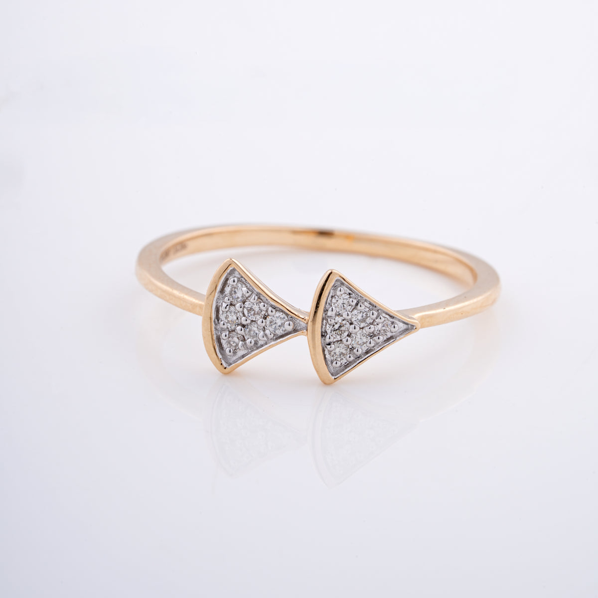 Bow Fan Diamond 18KT Ring