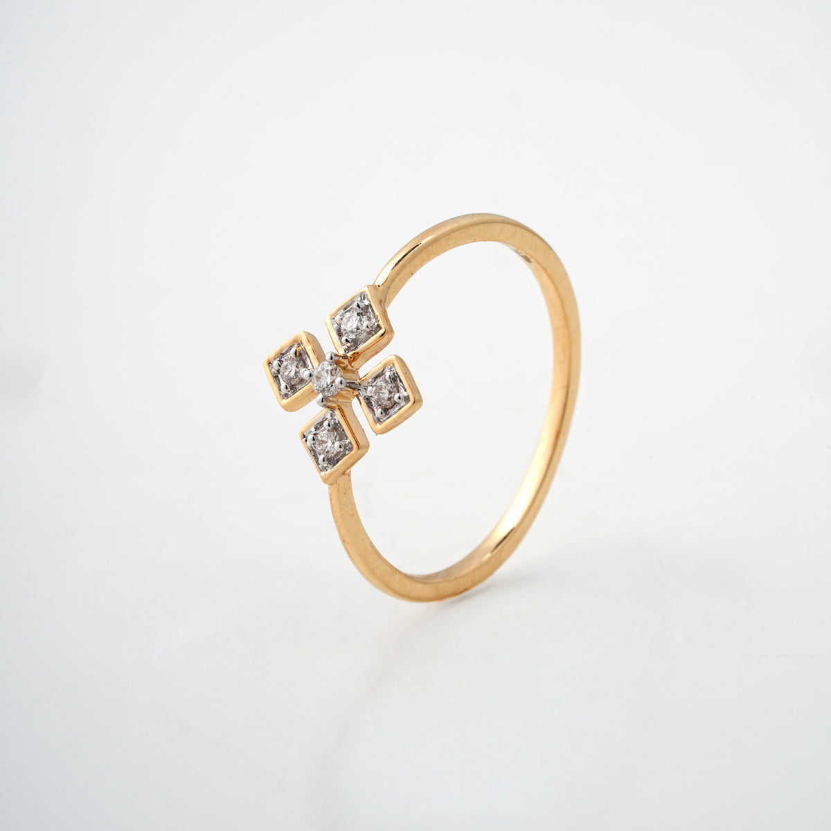 Clover Motif Diamond 18KT Ring