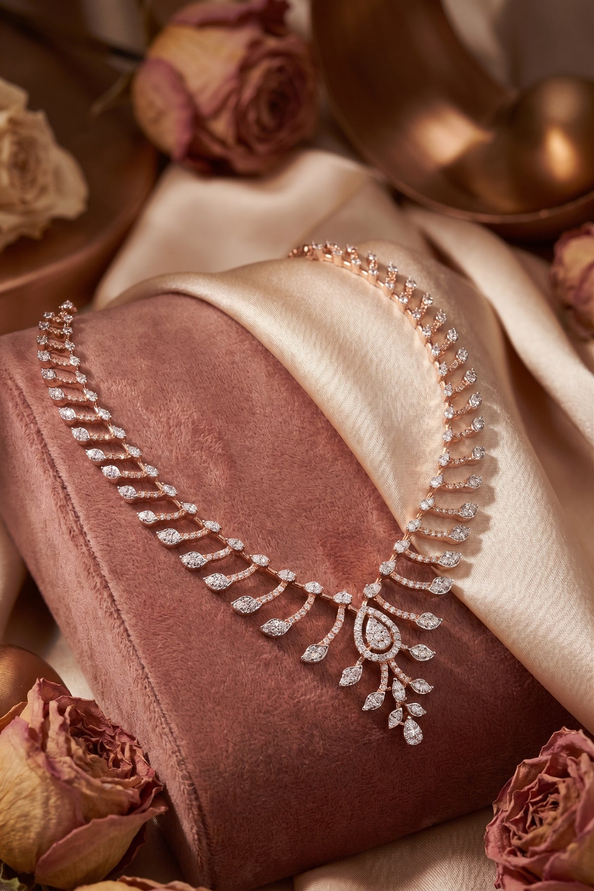 Marquise 18Kt Diamond Party Wear Necklace for Women