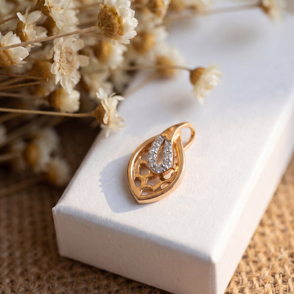 Rose Gold Leaf 18KT Diamond Pendant