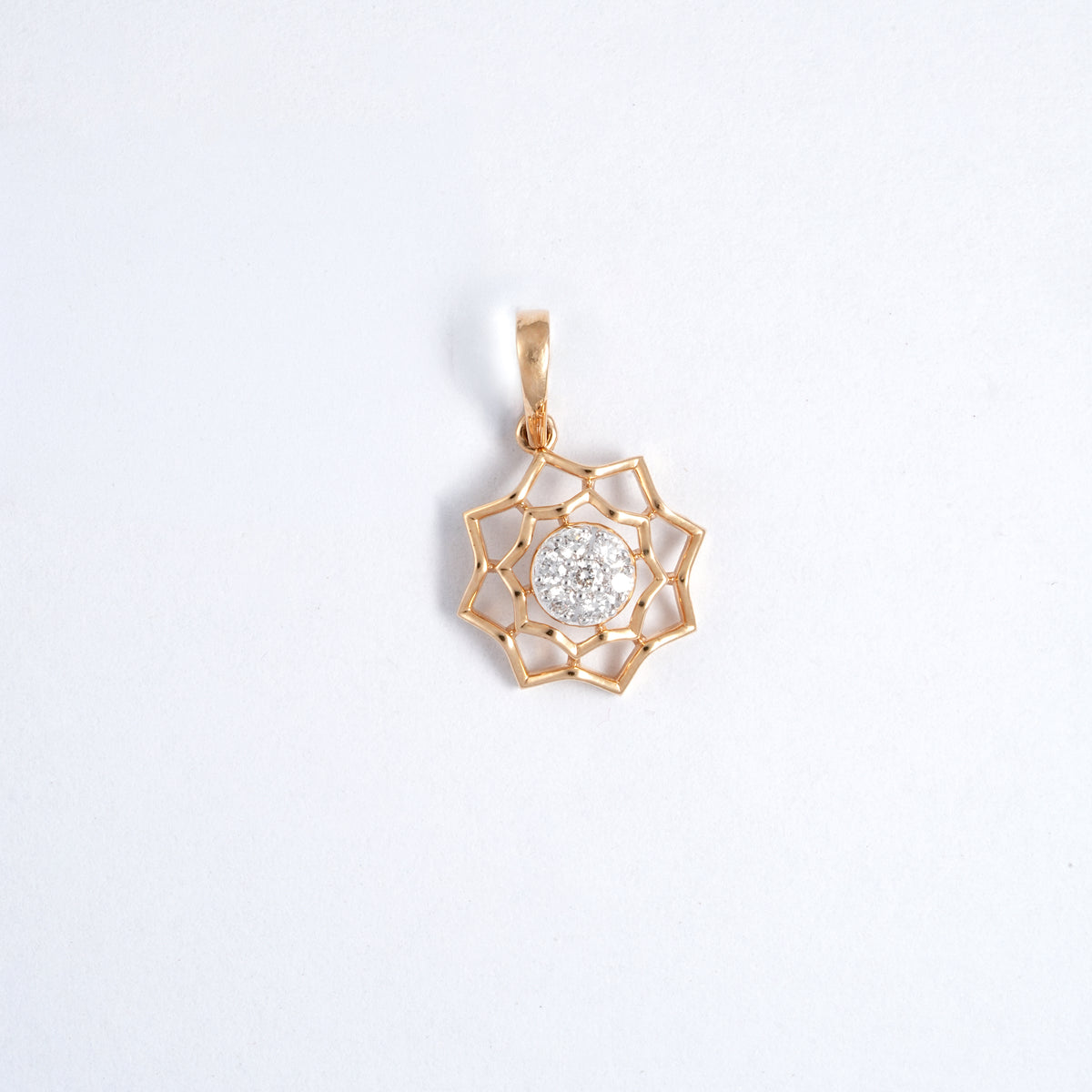 18kt Gold Daily Wear Diamond Pendant for Women