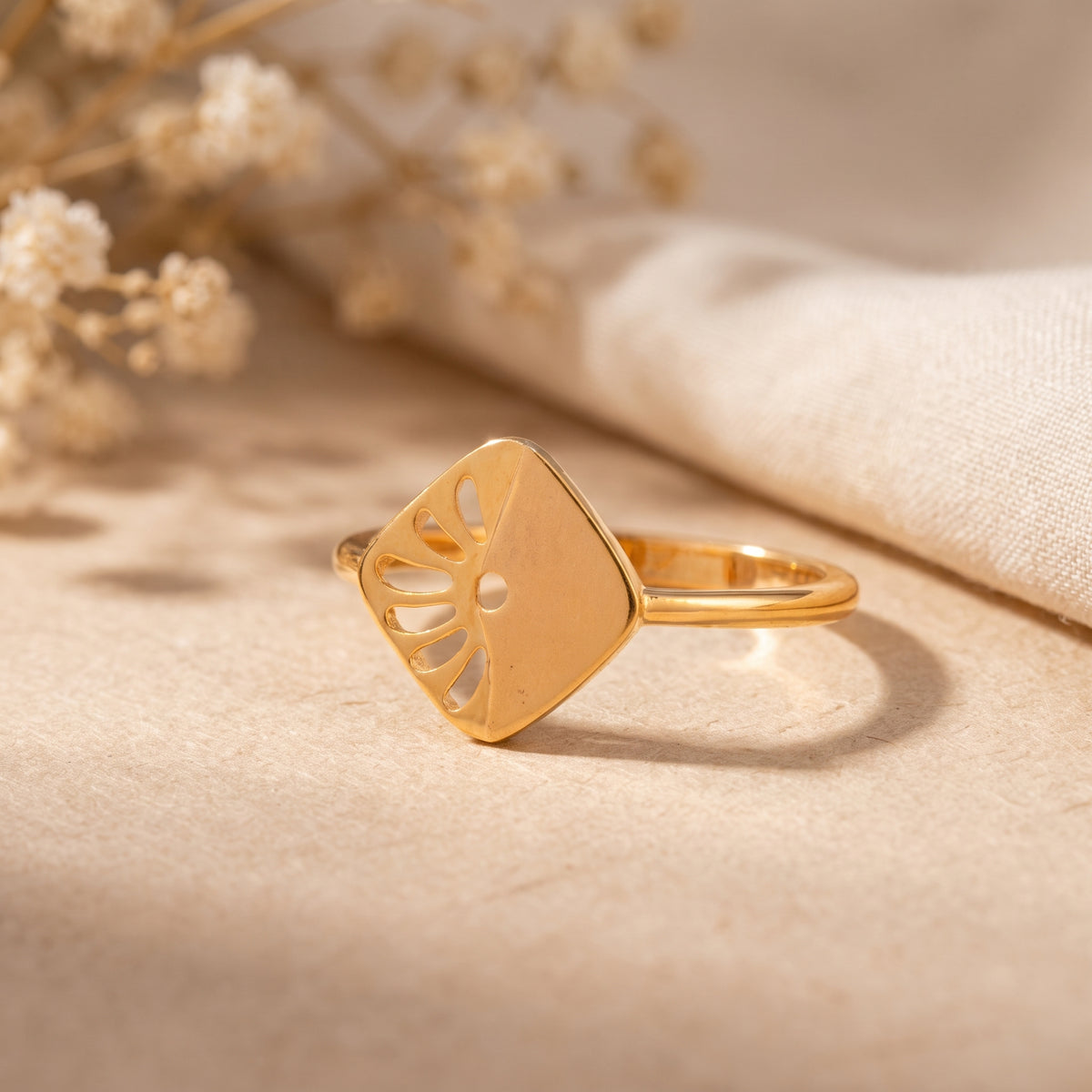 Yellow Gold Cutout Diamond Shape Ring