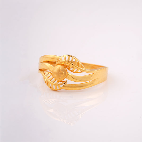 18KT Gold Tri Leaf Pattern Ring