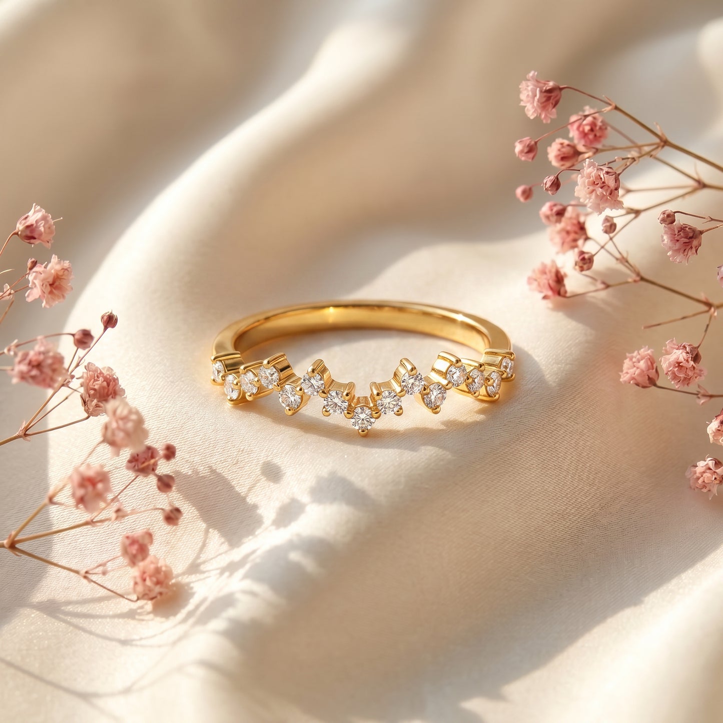 18kt Gold Scatter Crown Daily Wear Diamond Ring for Women