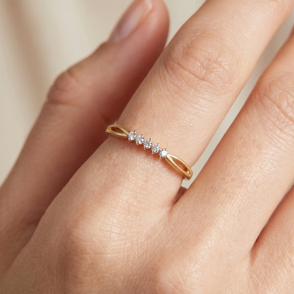 18kt Gold Five-Stone Band Daily Wear Diamond Ring for Women