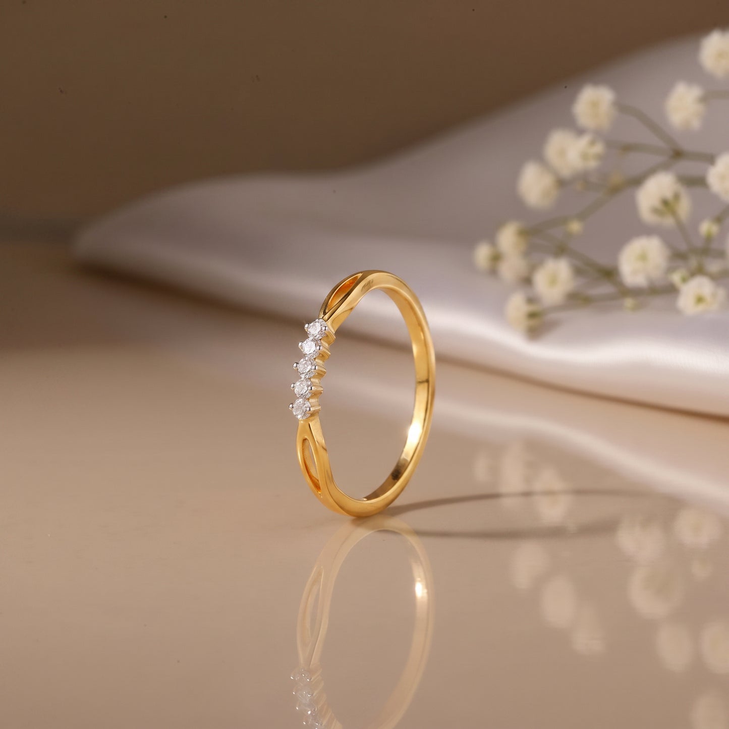 18kt Gold Five-Stone Band Daily Wear Diamond Ring for Women