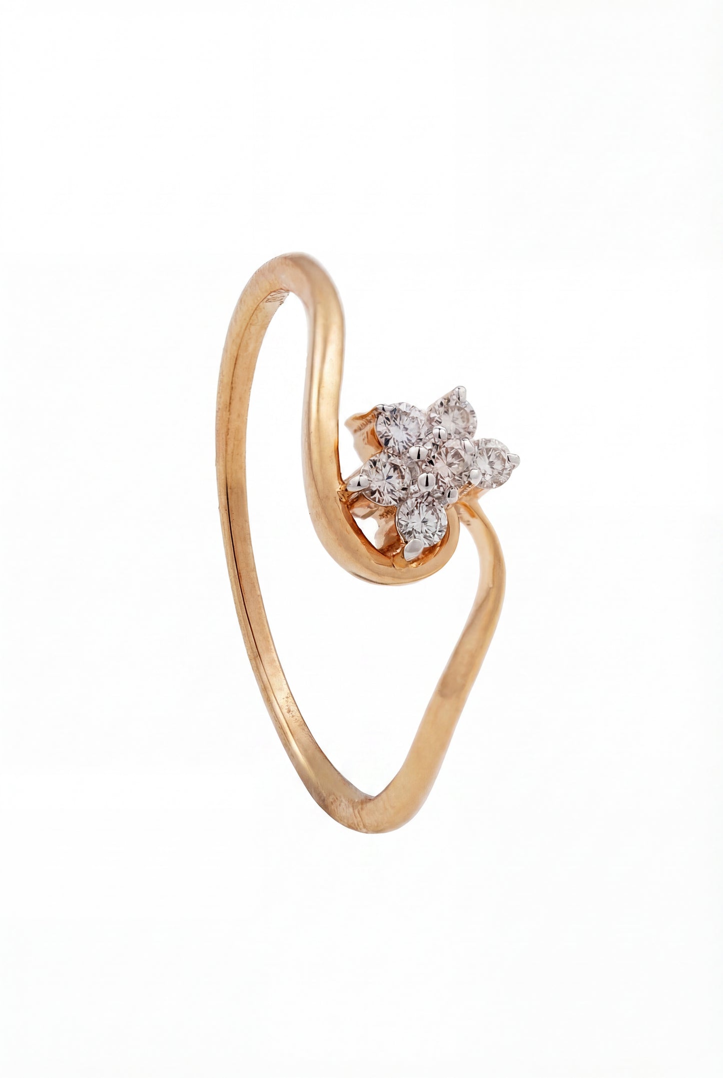 18kt Gold Flower Twist Daily Wear Diamond Ring for Women