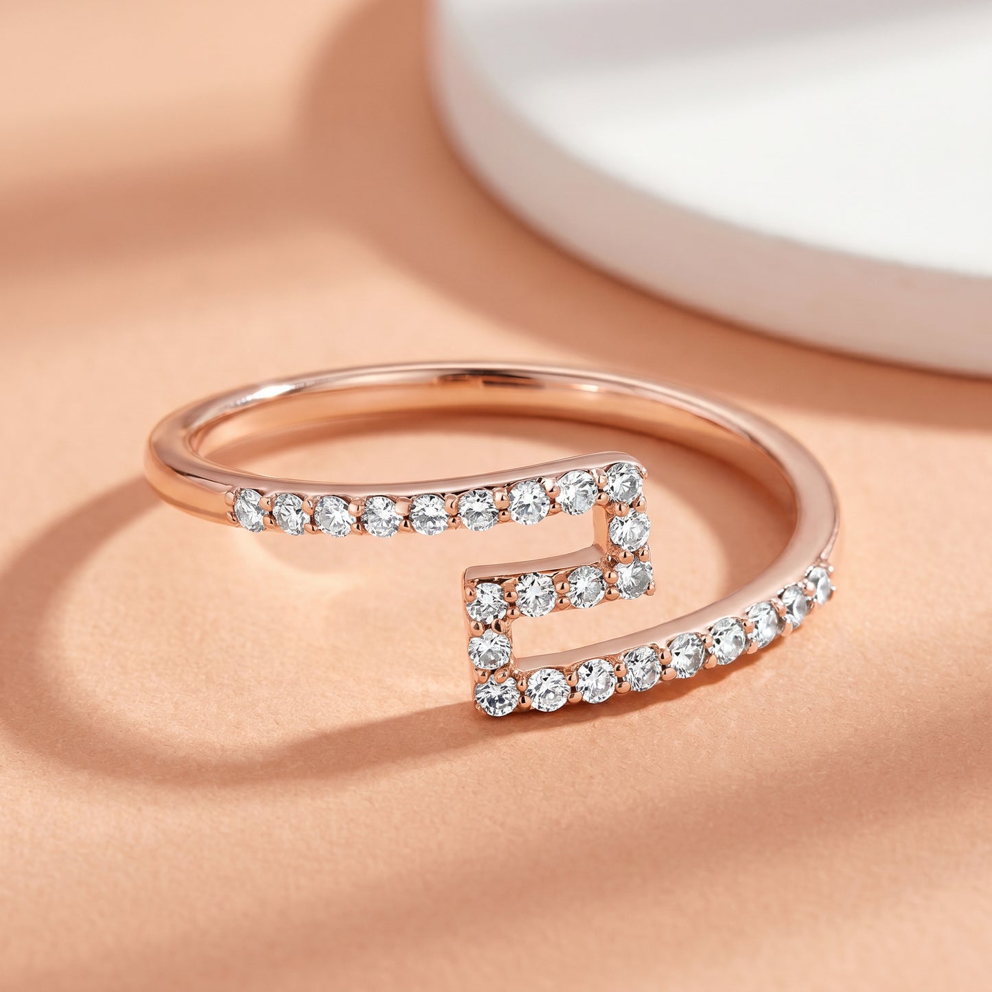 18kt Rose Gold Bypass Party Wear Diamond Ring for Women