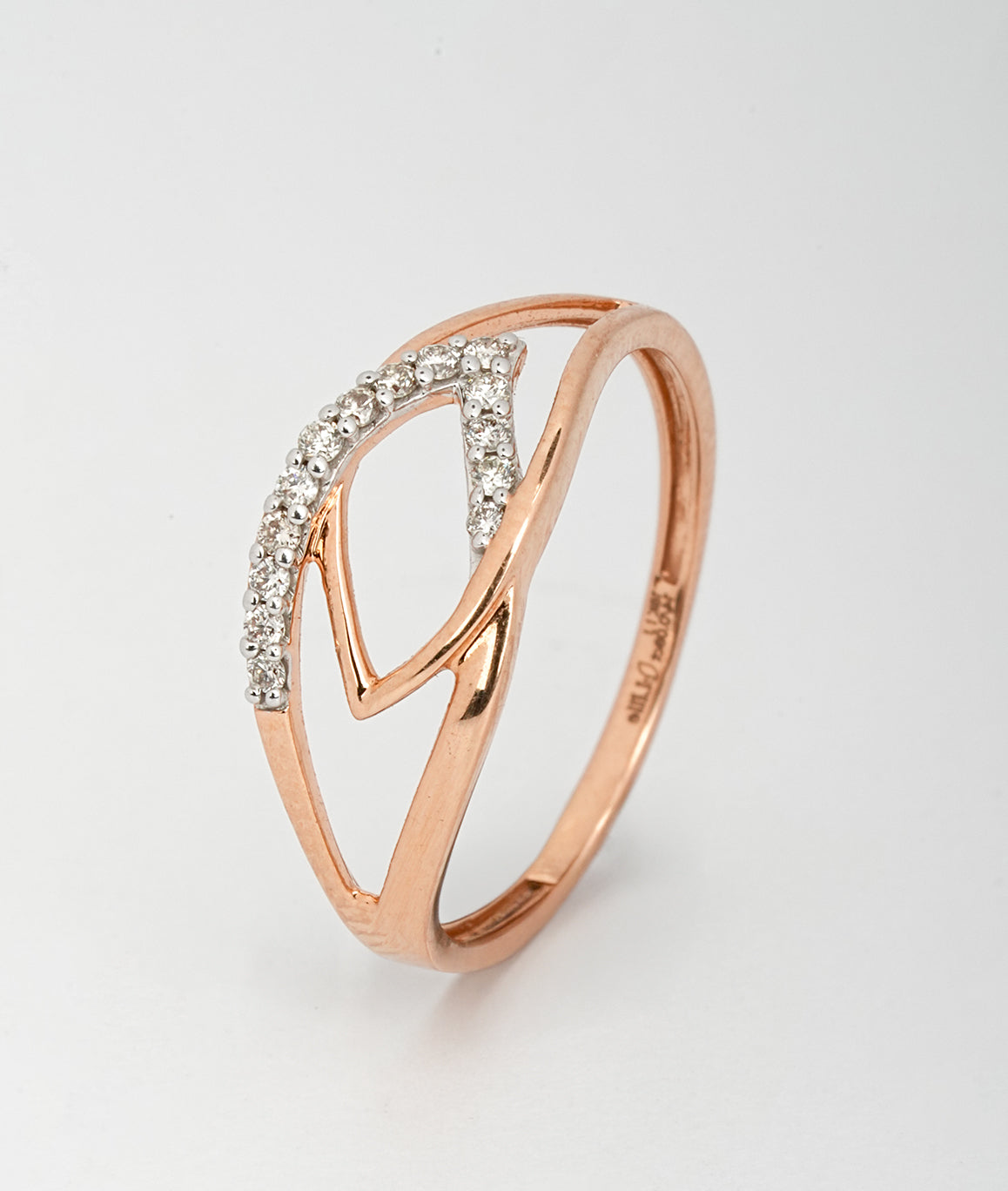 Leaf Interlock 18kt Rose Gold Daily Wear Diamond Ring