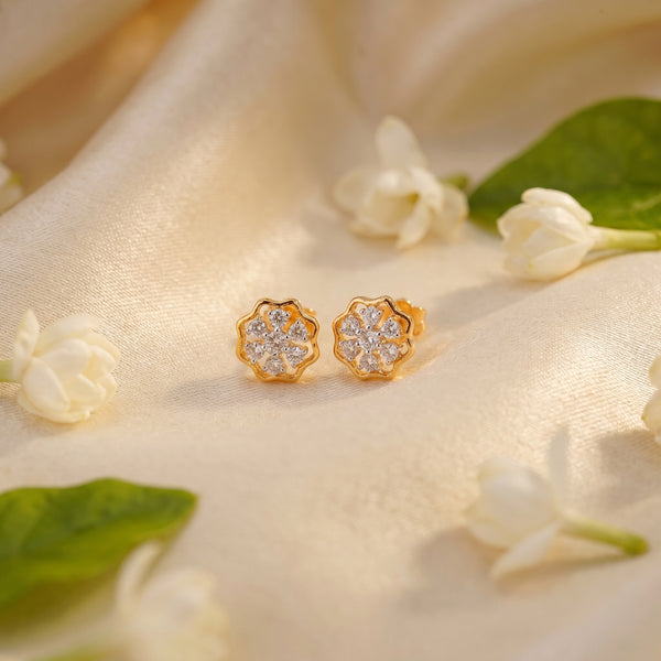 18Kt Yellow Gold Diamond Cluster Stud Earrings