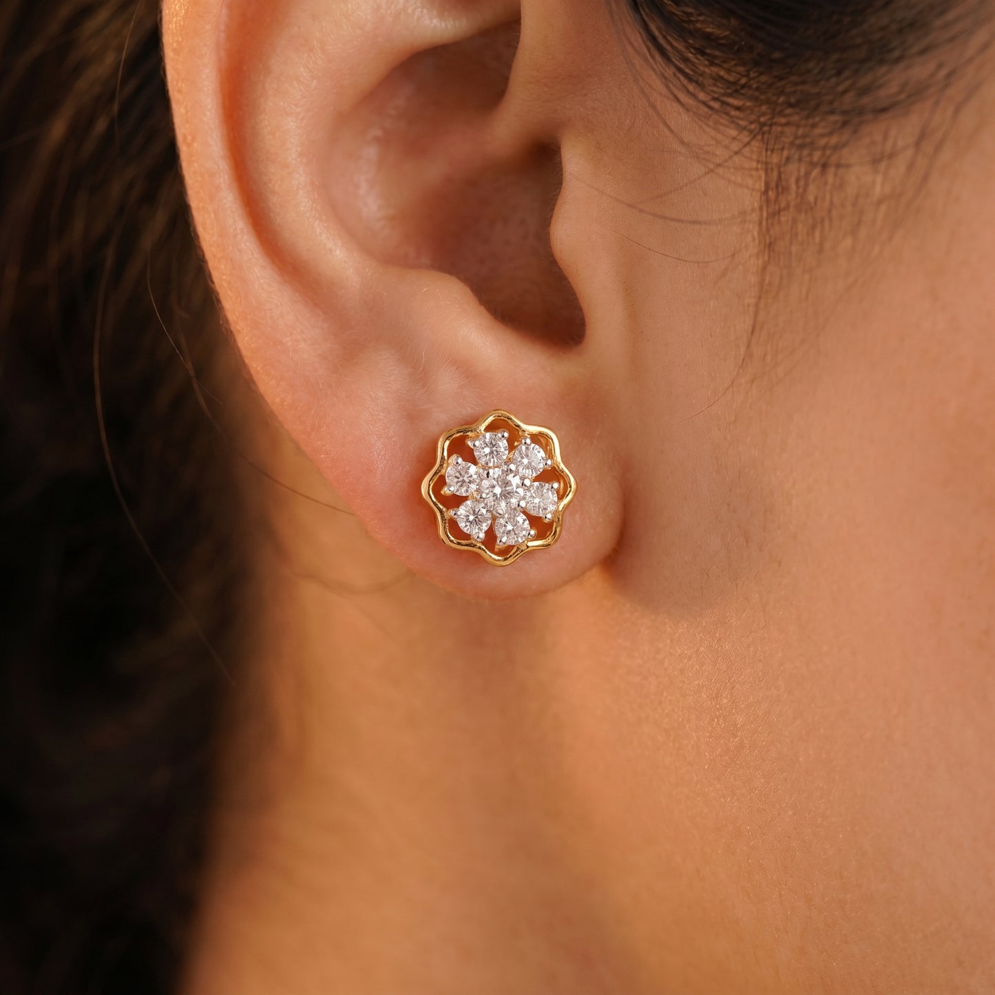 18Kt Yellow Gold Diamond Cluster Stud Earrings