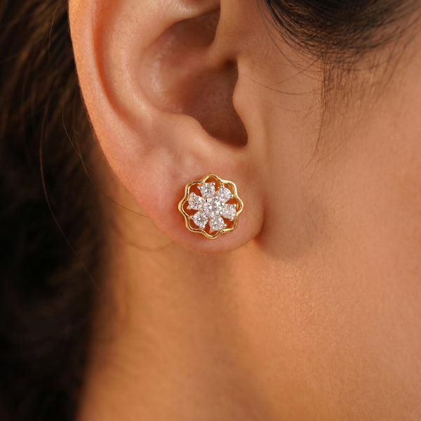 18Kt Yellow Gold Diamond Cluster Stud Earrings