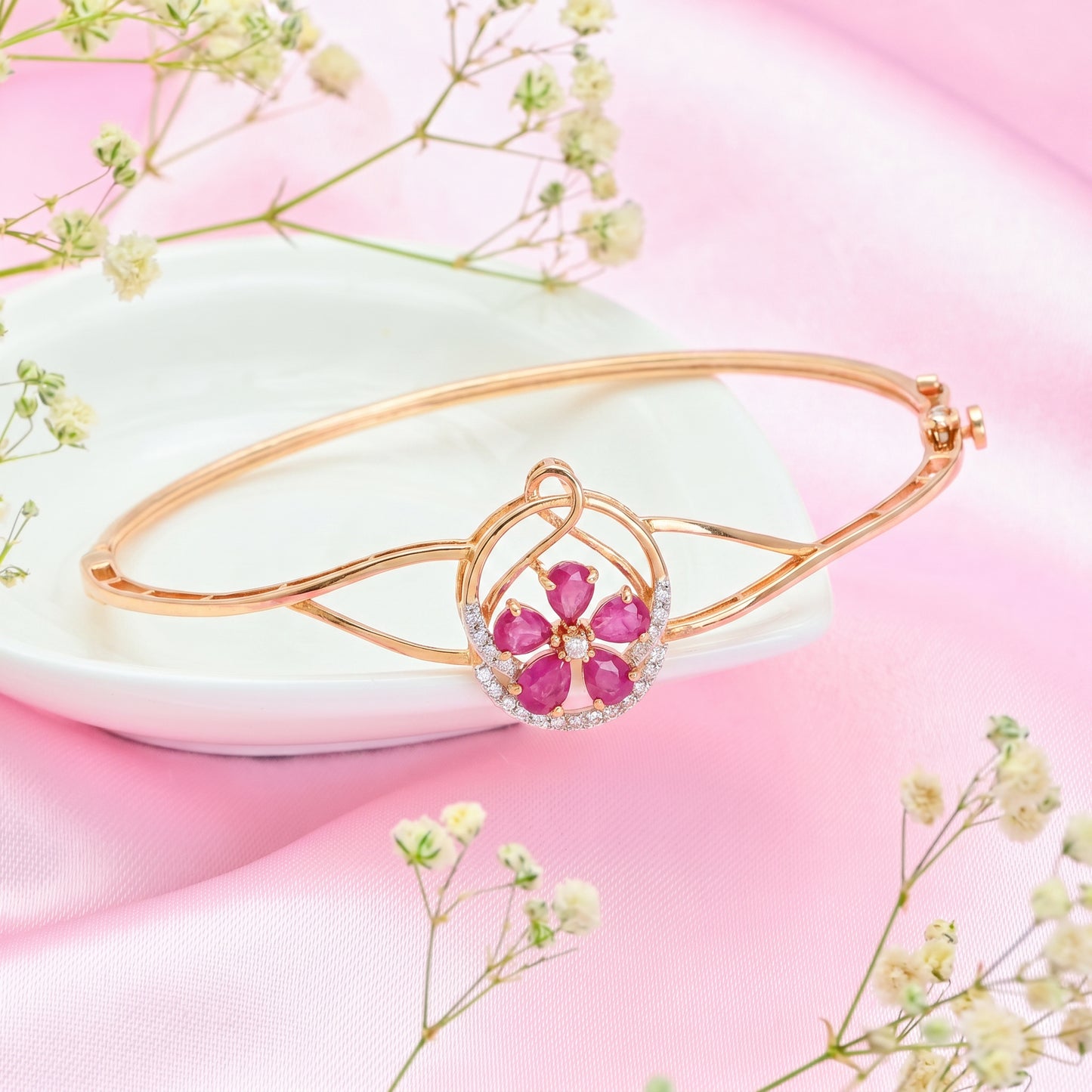 18Kt Gold Flower & Diamond Kada Bangle for Women