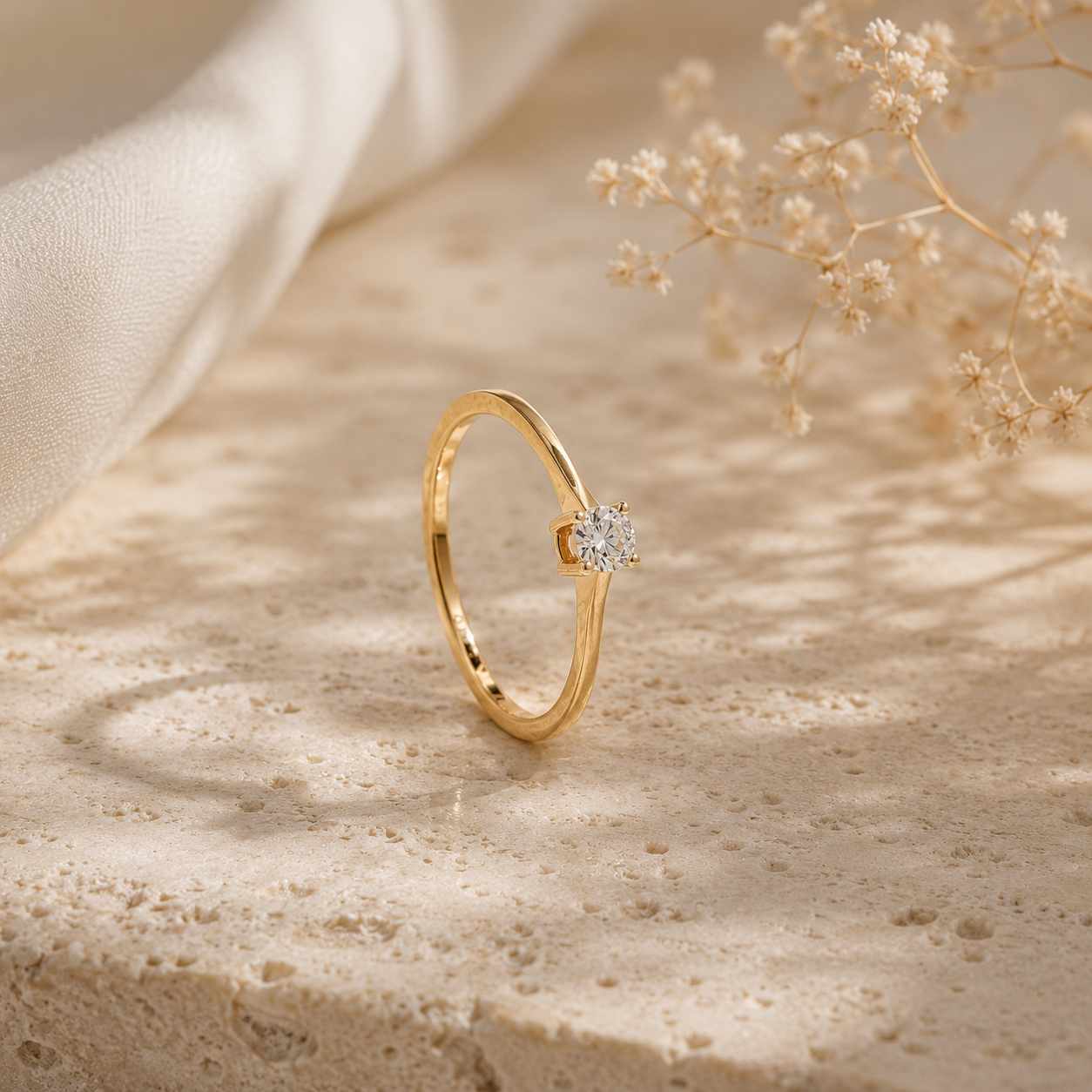 18KT Gold Solitaire Diamond Ring for Anniversary