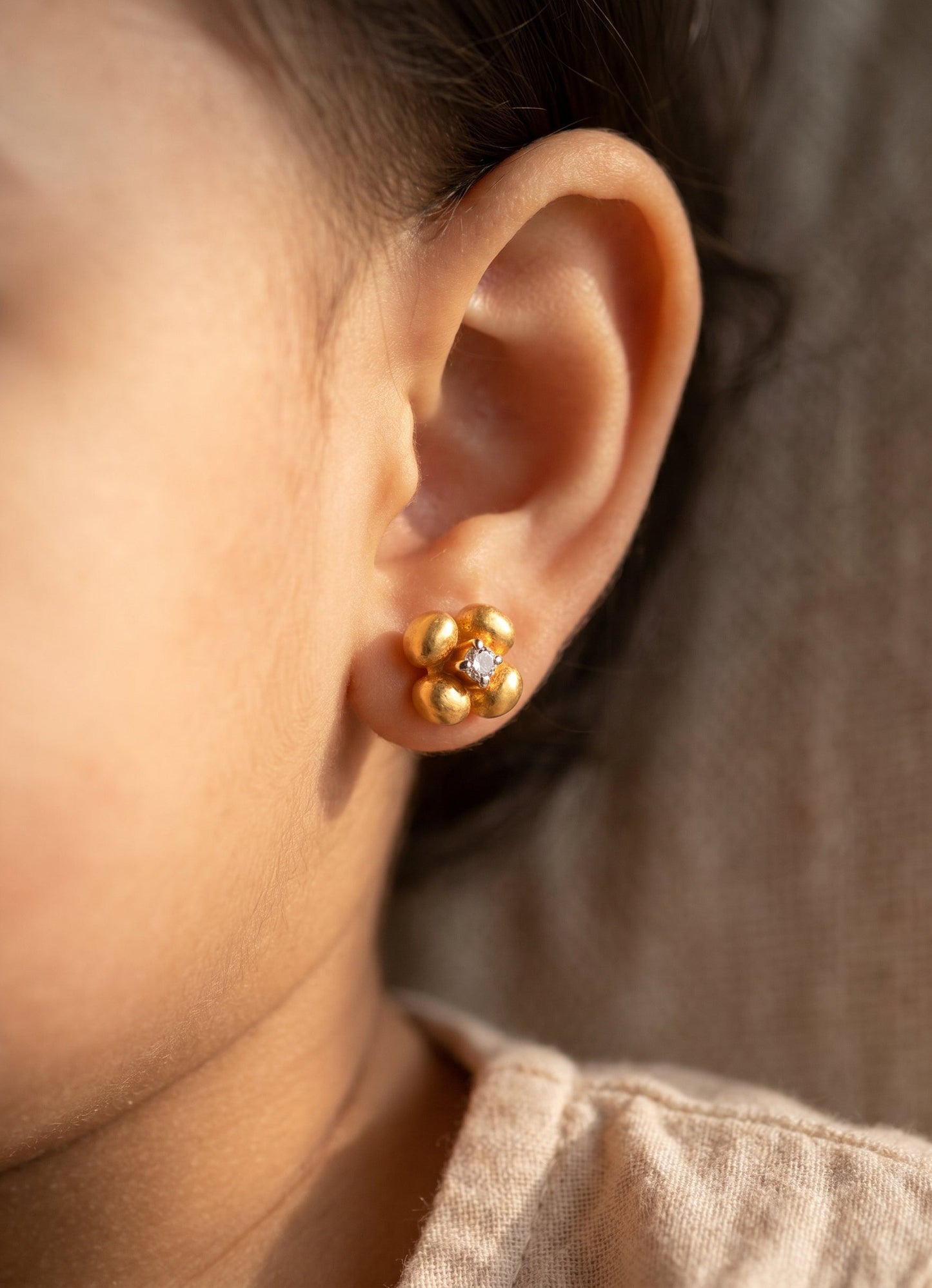 Bubbly Diamond Stud Earrings 18kt Yellow Gold
