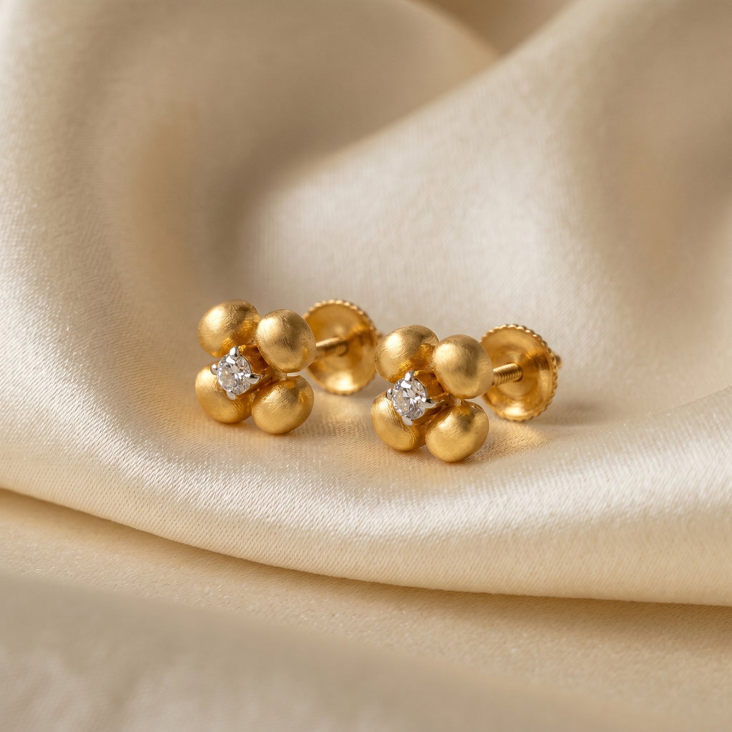 Bubbly Diamond Stud Earrings 18kt Yellow Gold
