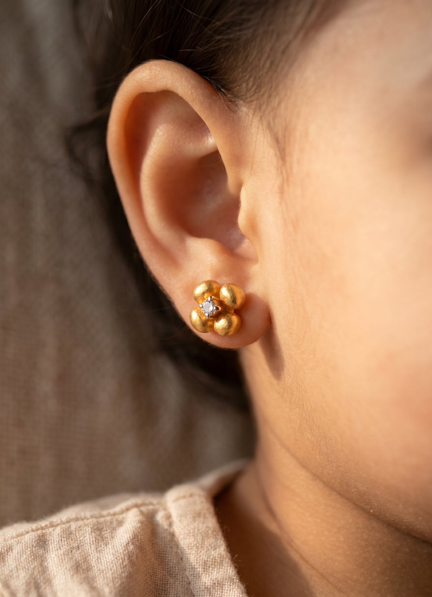 Bubbly Diamond Stud Earrings 18kt Yellow Gold