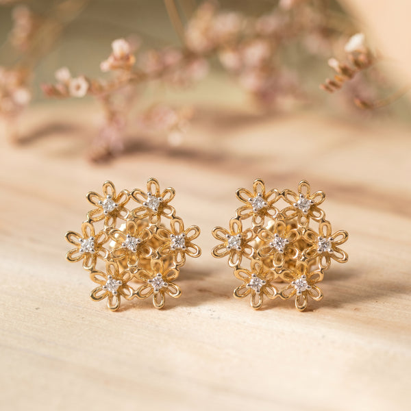 Bloomyne 18kt Diamond Stud Earrings for Women