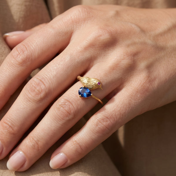 Aviora Bird Motif Sapphire 18kt Gold Ring for Women