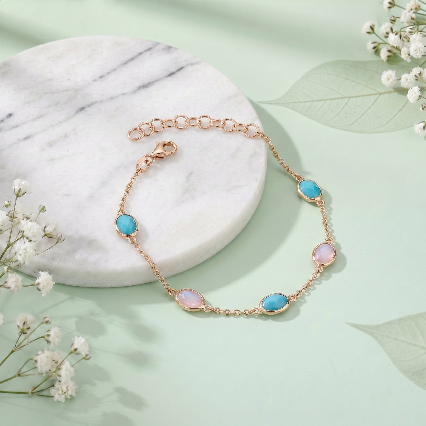 Colourful 18kt Gold Daily Wear Chain Bracelet For Women