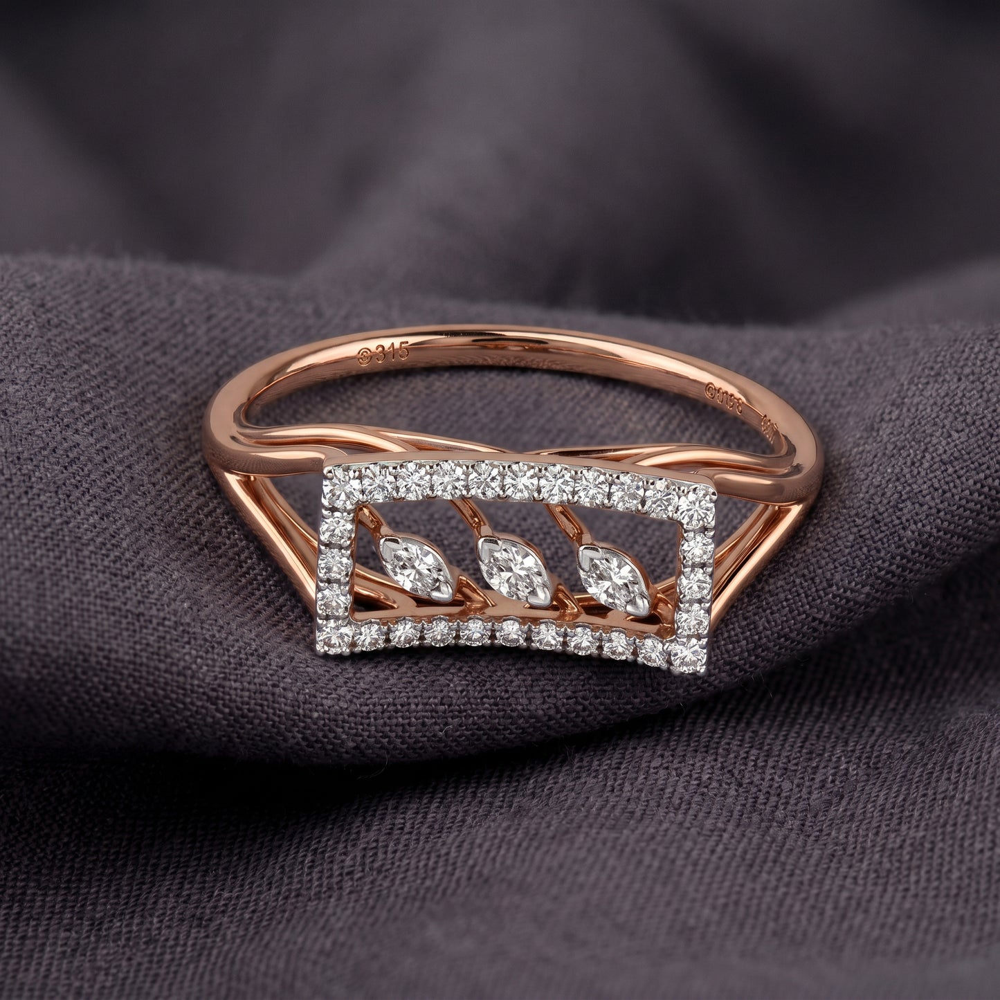 Leaf Frame Rose Gold 18kt Diamond Ring for Women