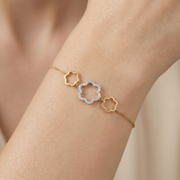 Triple Flower Diamond Chain Bracelet in 18kt Gold