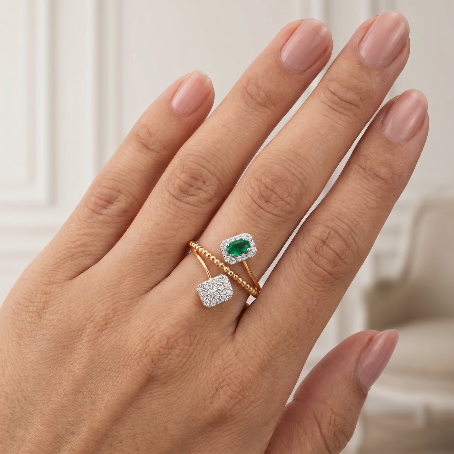 Emerald Twist 18kt Diamond Ring for Women