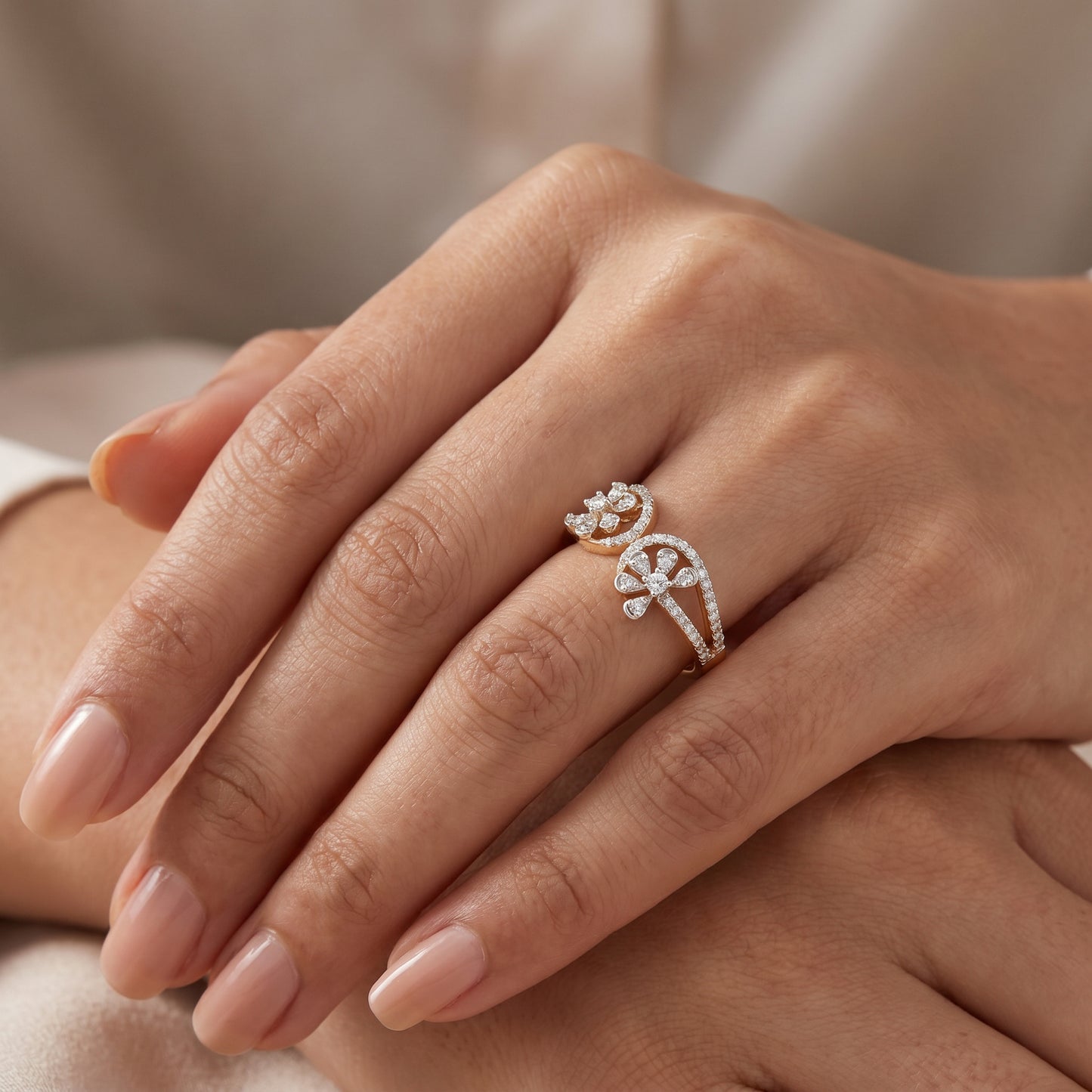Dual Bloom Sparkle 18kt Diamond Ring for Wedding Wear