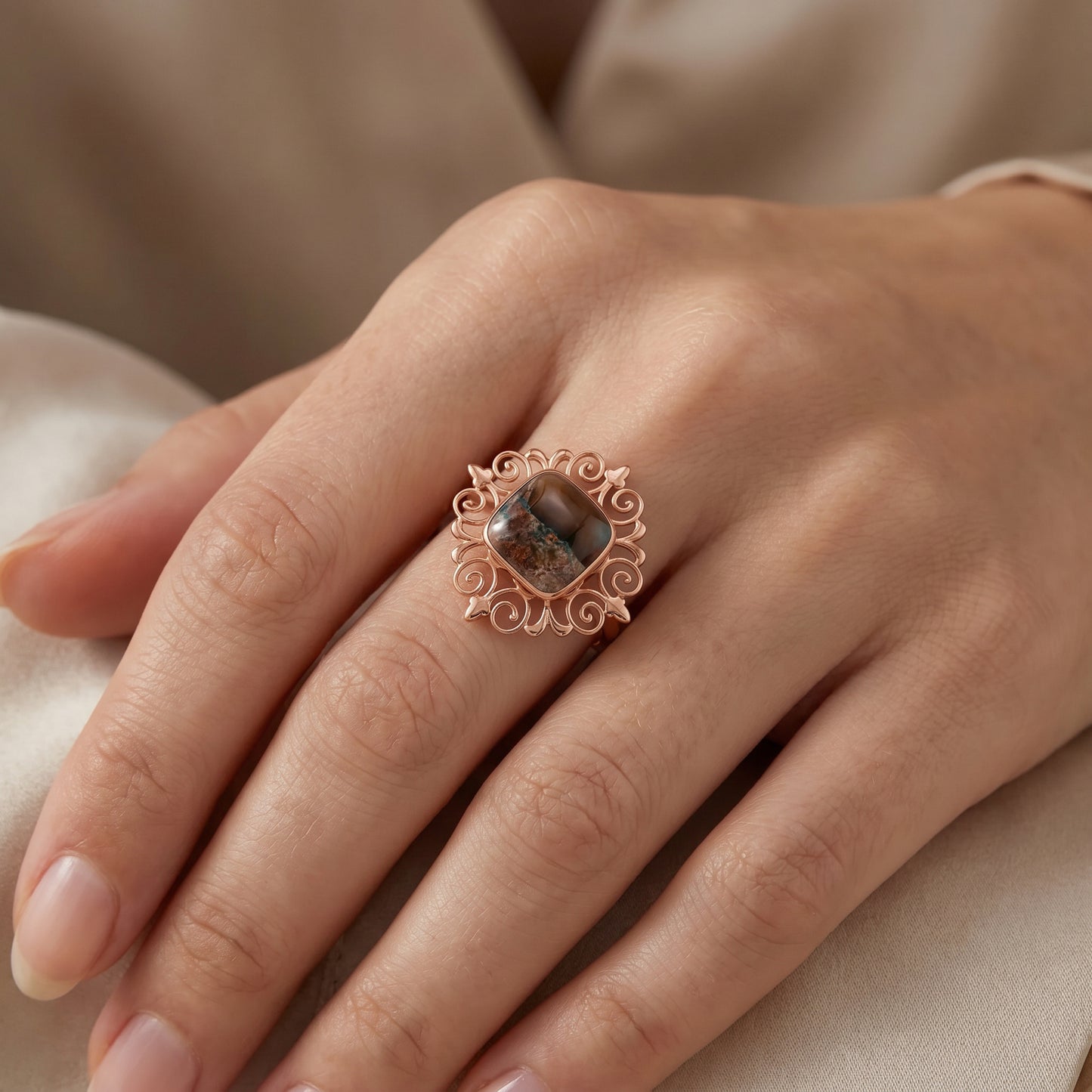 Royal Swirl Earth Stone 18kt Party Wear Gold Ring