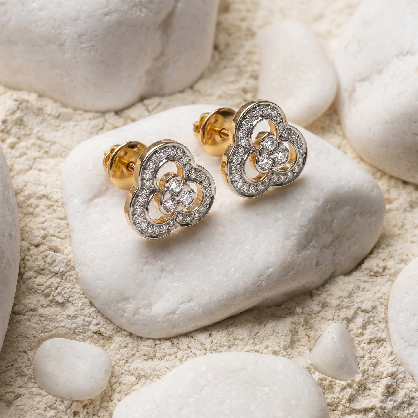 TriCurve Bloom 18kt Diamond Stud Earrings for Women