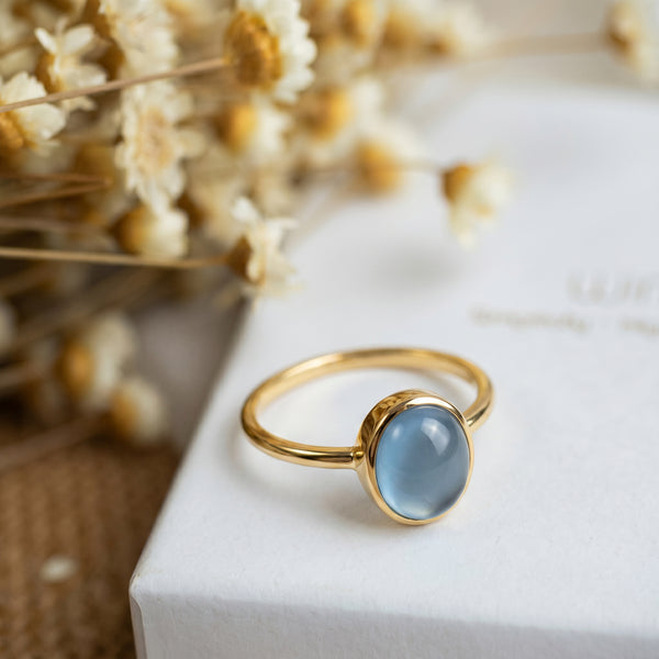 Aurelia Blue Cabochon 18kt Gold Ring for Women